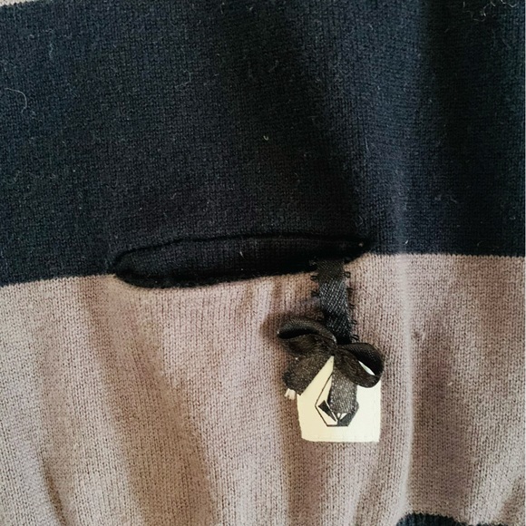 Volcom knit button down sweater vest-size M - Picture 5 of 9